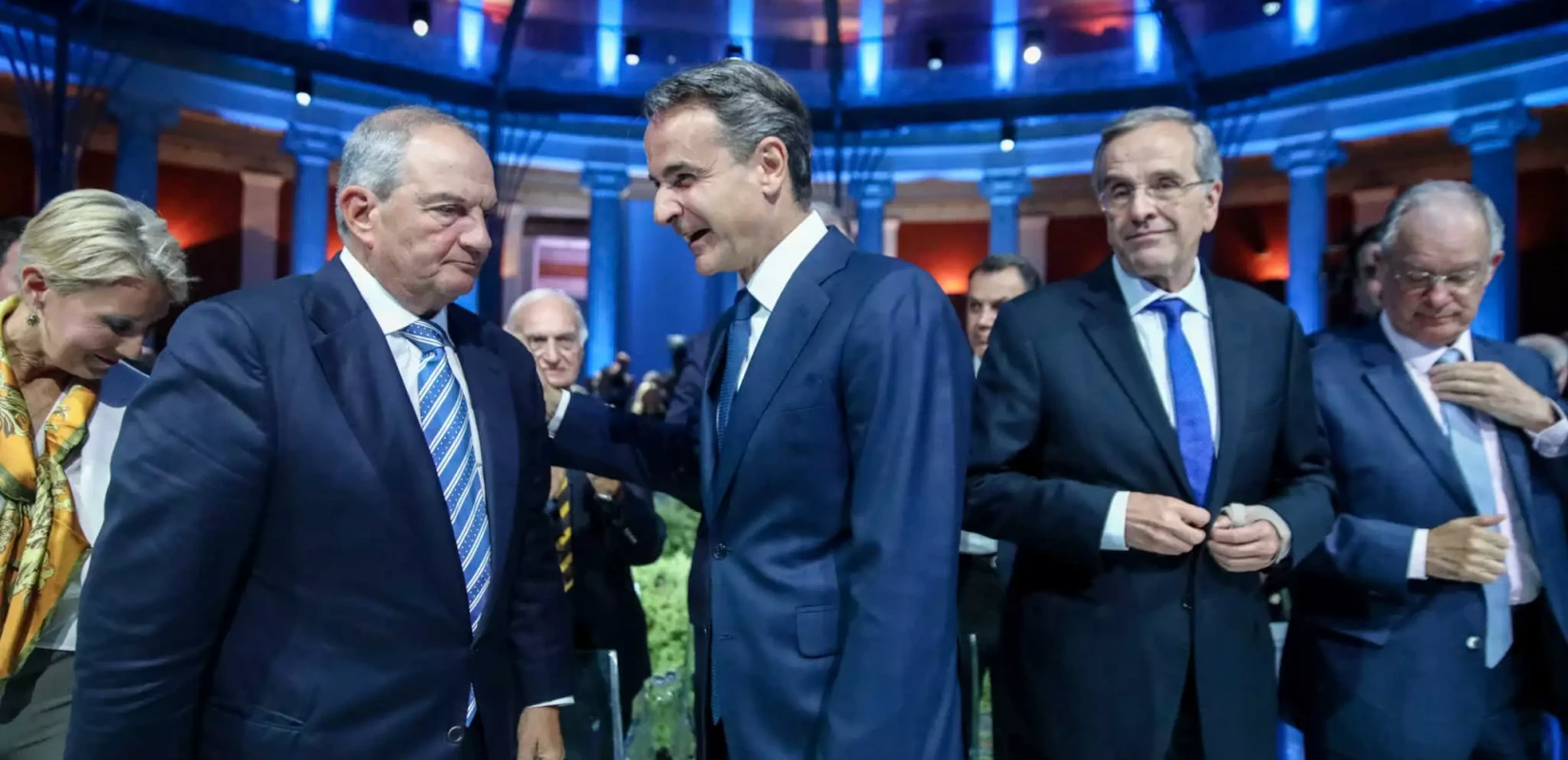 Ο επίτιμος, ο Μητσοτάκης, ο Σαμαράς και ο Καραμανλής.  Γράφει ο Μποξέρ*