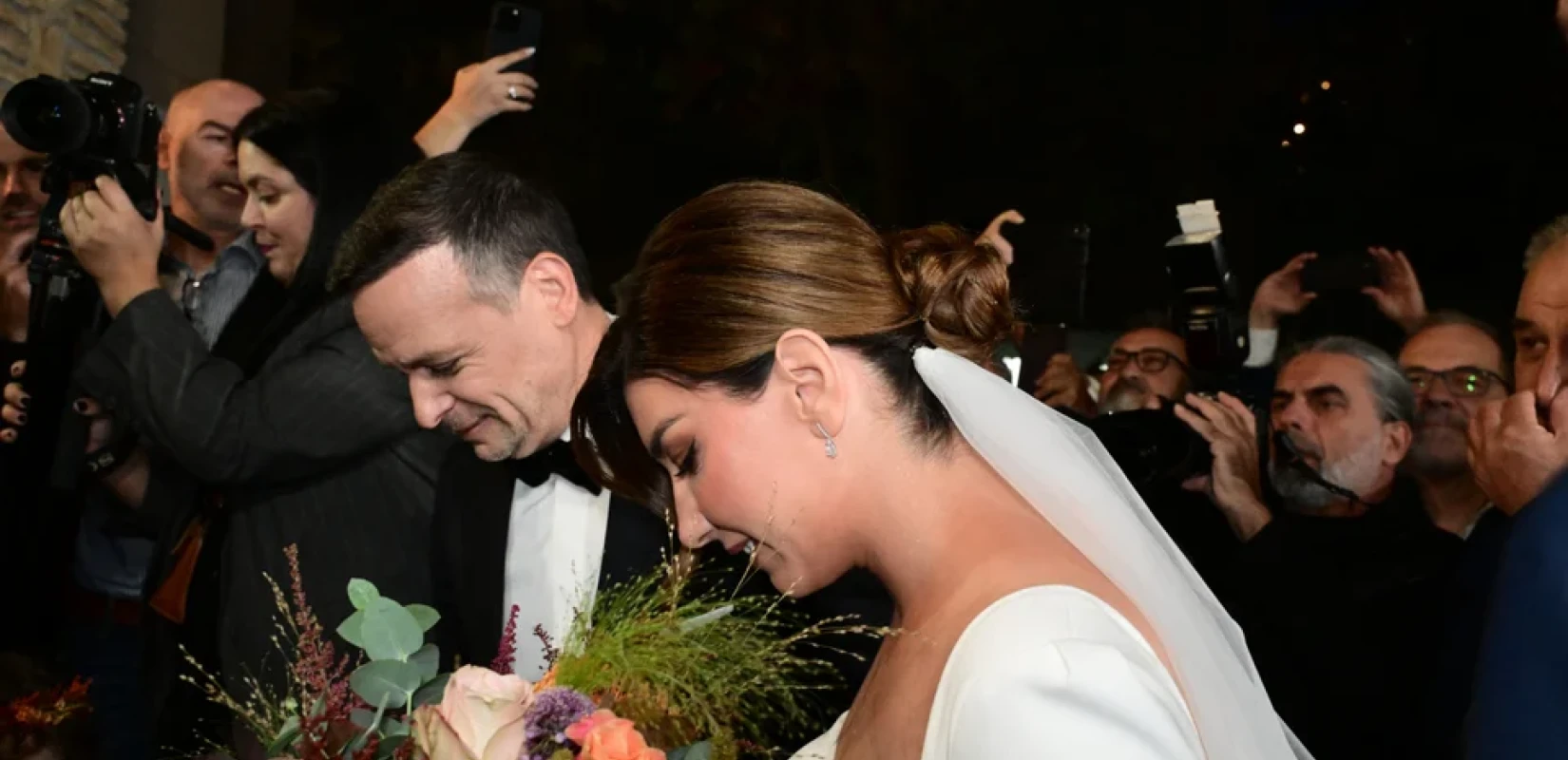 Γαμπρός ντύθηκε ο Χάρης Δούκας -Παντρεύτηκε την αγαπημένη του στη Θήβα (βιντεο, φωτ.)