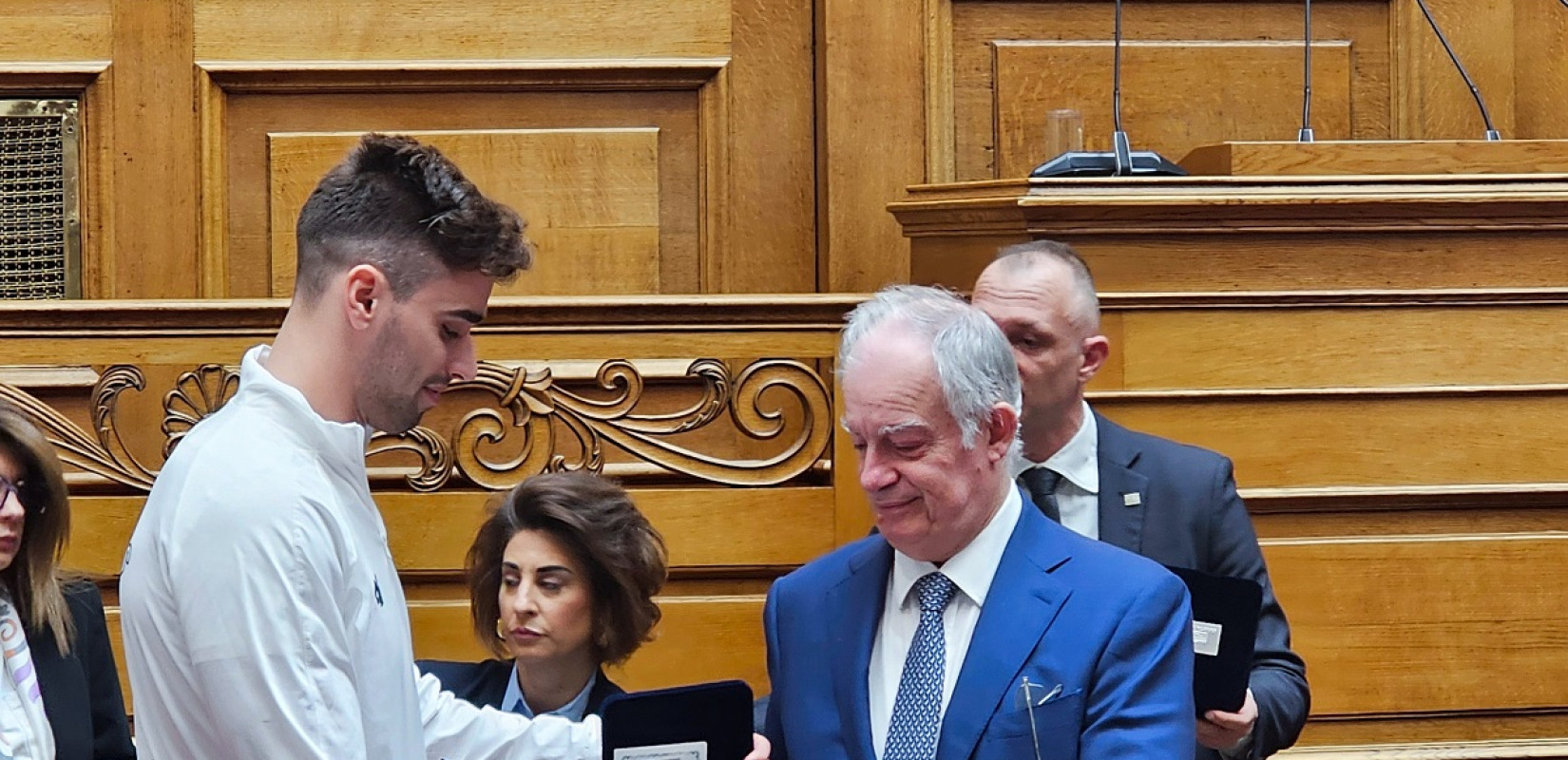 Η Βουλή των Ελλήνων τίμησε τους Ολυμπιονίκες και Παραολυμπιονίκες αθλητές του Παρισιού 2024