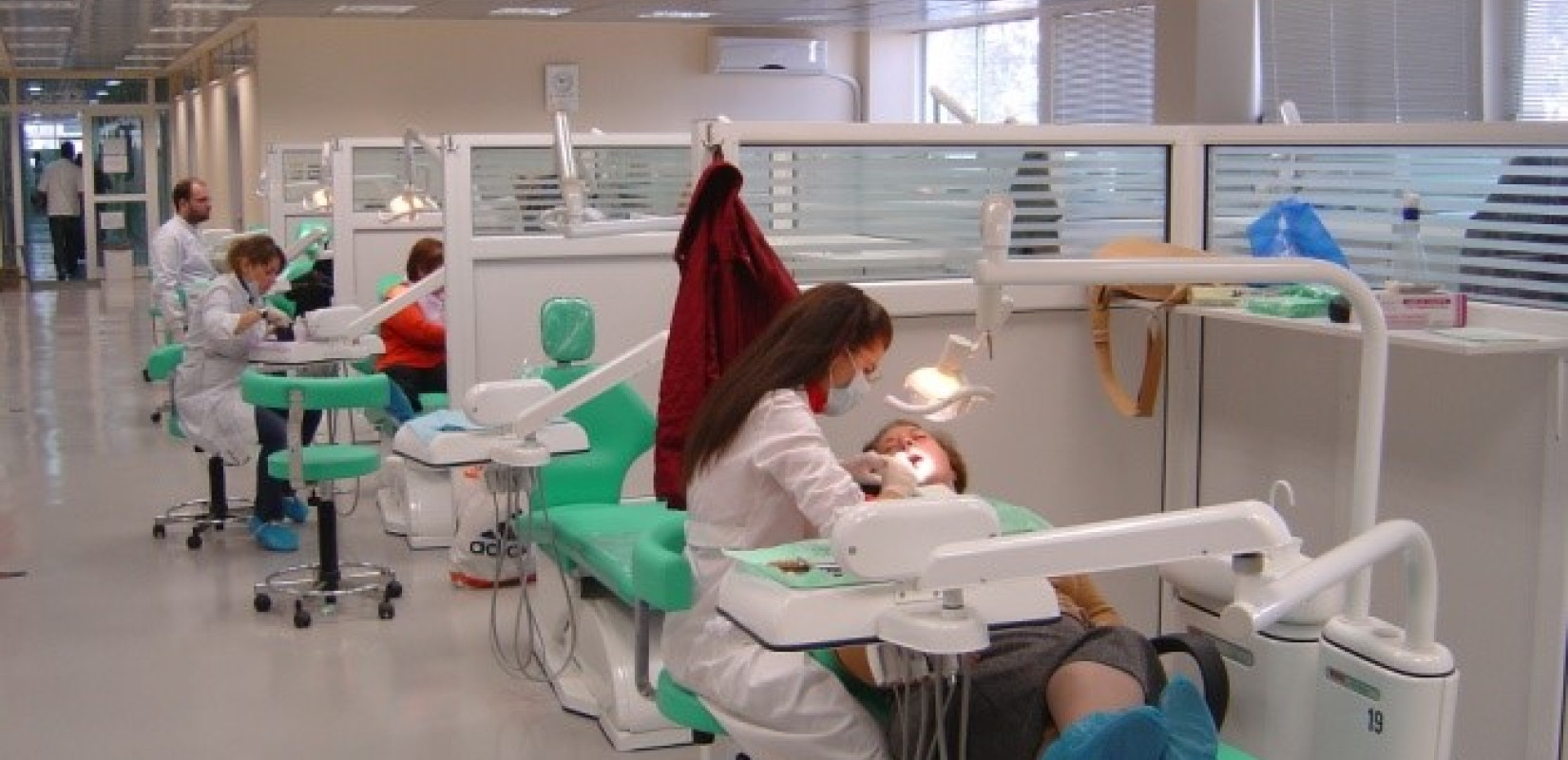 ΑΠΘ: Υπέρογκα νοσήλια εισπράττει Εργαστήριο της Οδοντιατρικής από οικονομικά ευάλωτους ασθενείς