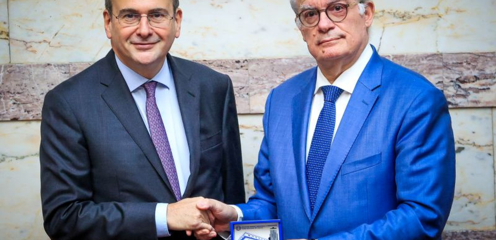 Κατατέθηκε στη Βουλή ο Προϋπολογισμός 2025 - Ψηφίζεται στις 15 Δεκεμβρίου Κατατέθηκε στη Βουλή ο Προϋπολογισμός 2025 - Ψηφίζεται στις 15 Δεκεμβρίου