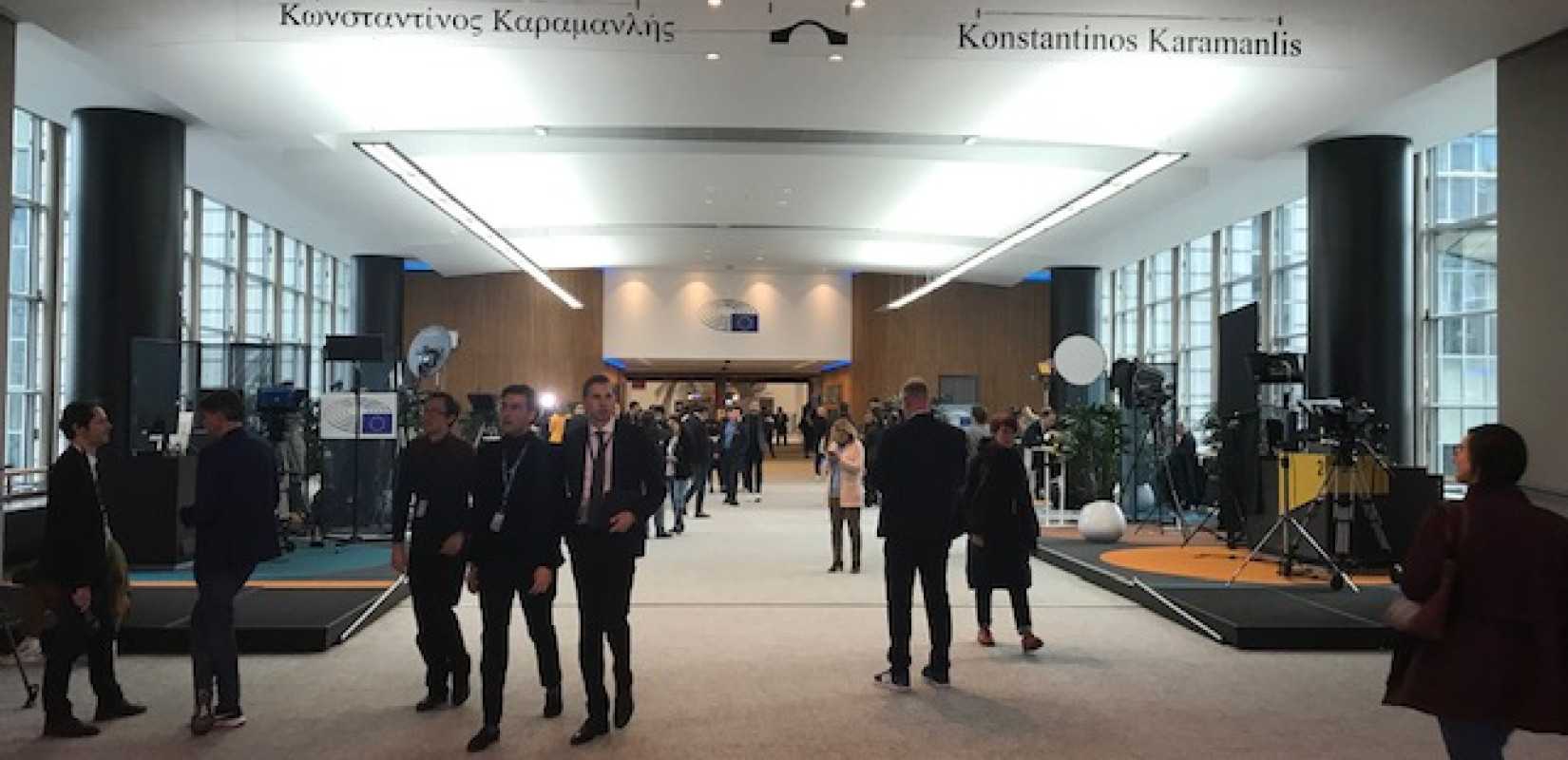 Η παρέμβαση Τσιόδρα στον Γάλλο «Τζιτζικώστα», η πασαρέλα «Κωνσταντίνος Καραμανλής» και γιατί η ανάδειξη του νέου περιφερειάρχη Κεντρικής Μακεδονίας μπορεί να πάει για τον Γενάρη. Γράφει ο Μποξέρ*