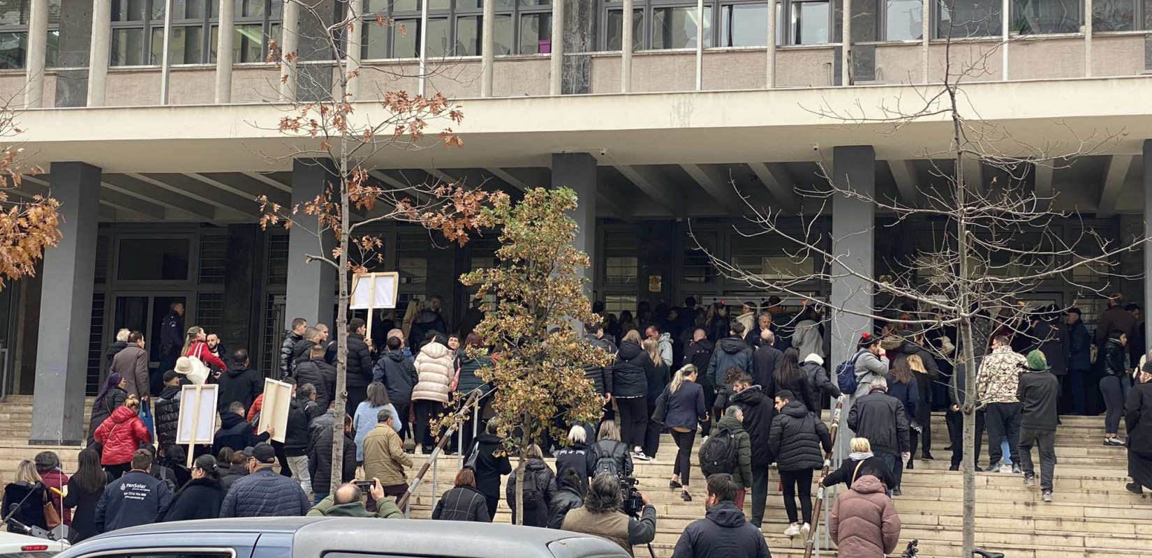 Δικαστήρια Θεσσαλονίκης: Λήξη συναγερμού - Ψεύτικο το τηλεφώνημα για βόμβα (βίντεο)