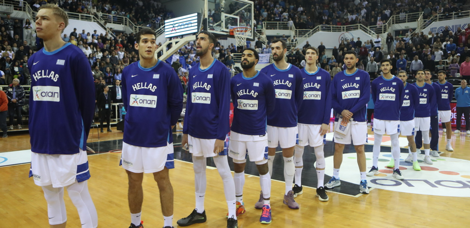 Θεσσαλονίκη: Κατάμεστο το κλειστό της Πυλαίας για τον αγώνα της Εθνικής ομάδας μπάσκετ με τη Μ. Βρετανία (βίντεο)