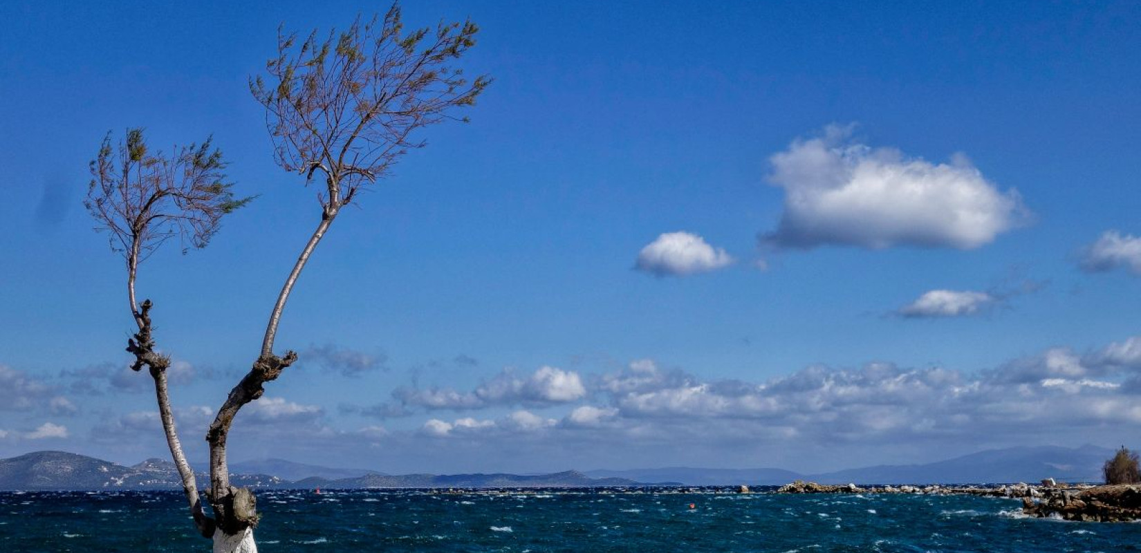Καιρός: Με αέρα και πτώση της θερμοκρασίας η αρχή της εβδομάδας