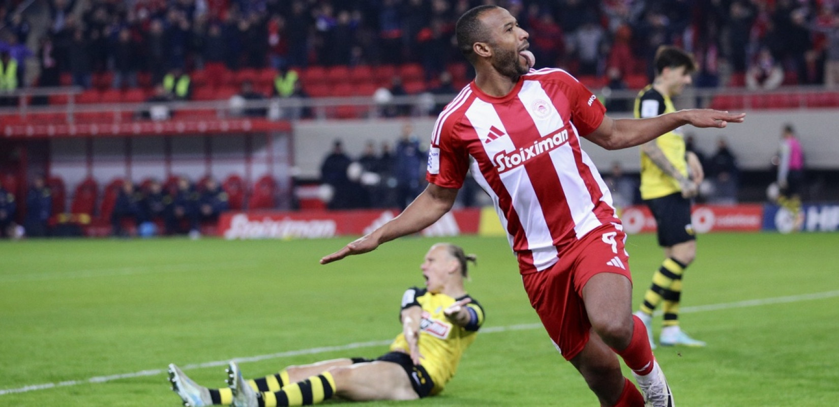 Super League: Ο Ολυμπιακός διέλυσε την ΑΕΚ με χατ-τρικ του Ελ Κααμπί