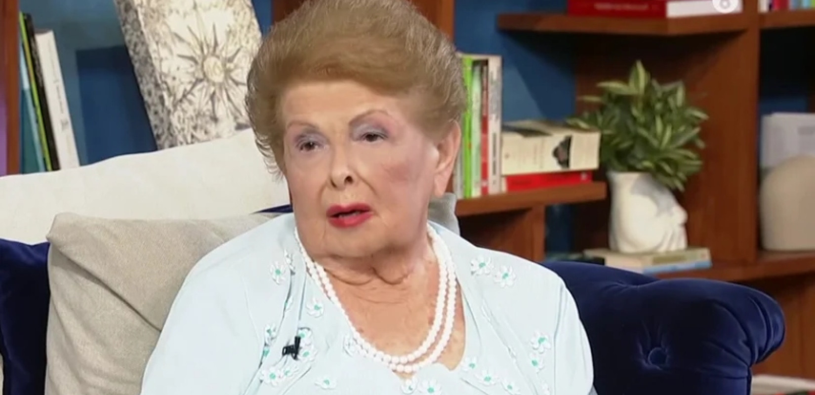 Χαλκιδική: Ζευγάρι από τη Βουλγαρία αγόρασε τη βίλα της Β. Αλεξιάδου έναντι 2,2 εκατ. ευρώ