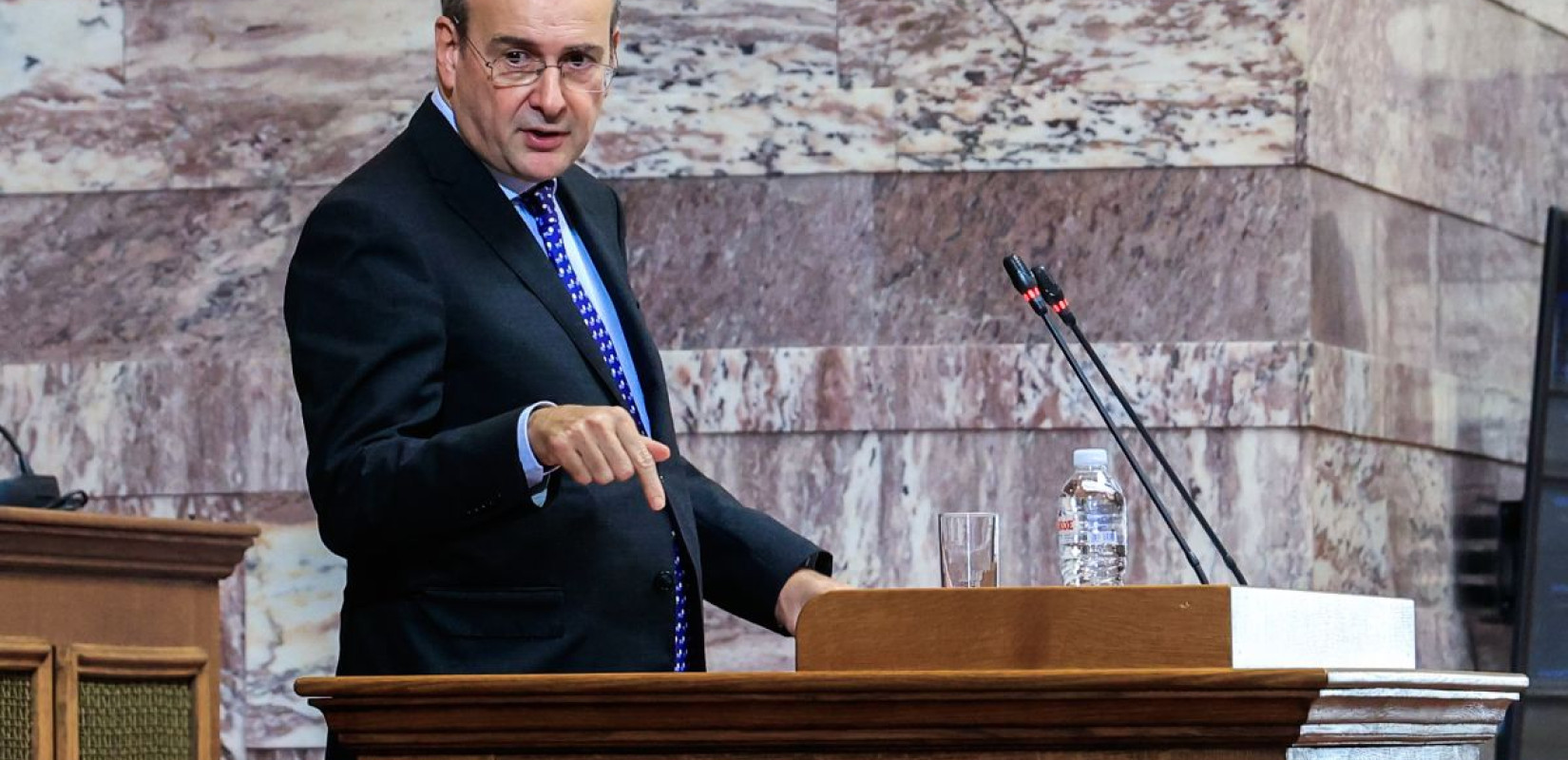 Κ. Χατζηδάκης: Θα πάρουμε σύντομα «ζυγισμένες» πρωτοβουλίες για τις τράπεζες