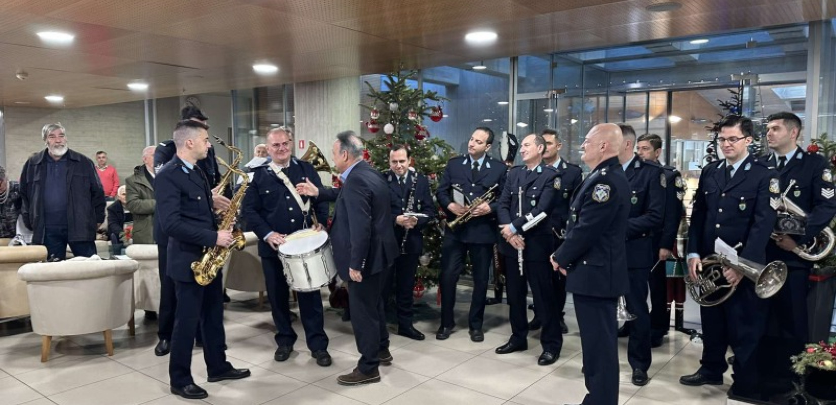 Τα… έψαλαν στον δήμαρχο Θεσσαλονίκης (βίντεο, φωτ.)