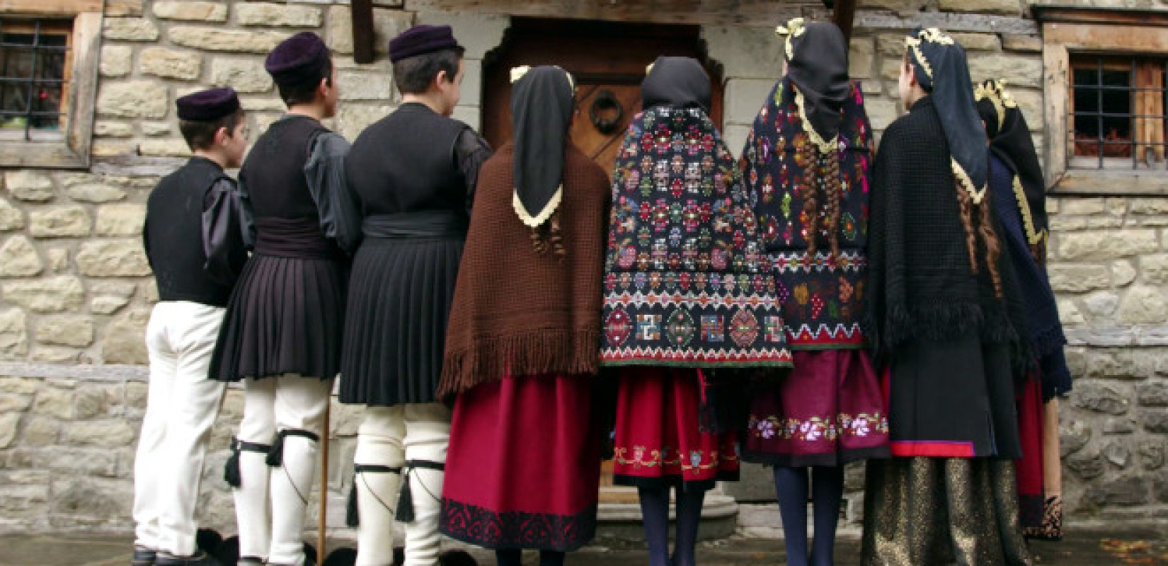 Ιωάννινα: Ξημερώματα παραμονής Χριστουγέννων είπαν τα κάλαντα στη Μηλιά του Μετσόβου