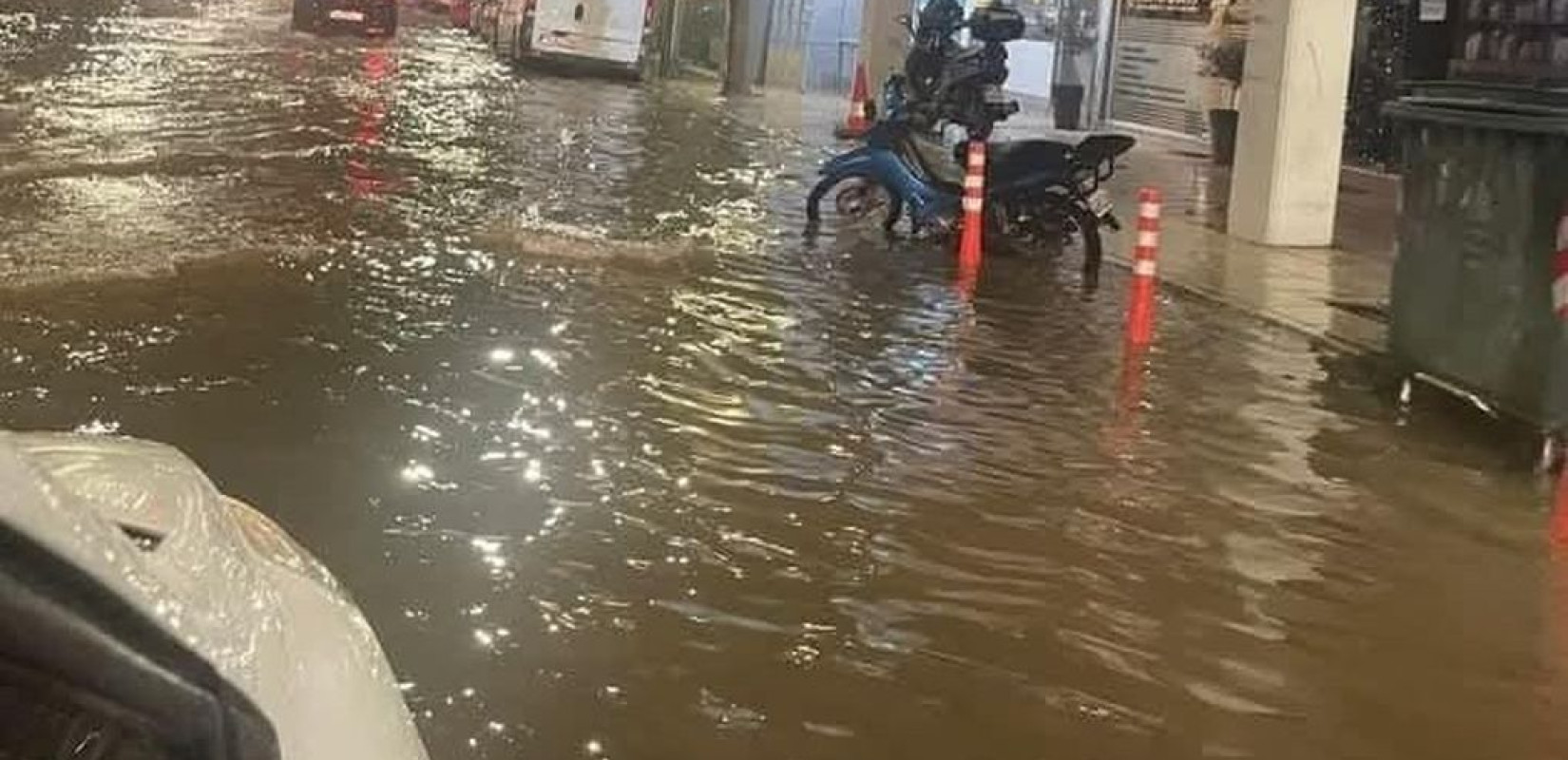 Προβλήματα σε δρόμους της Αιτωλοακαρνανίας και της Αχαΐας λόγω της βροχής