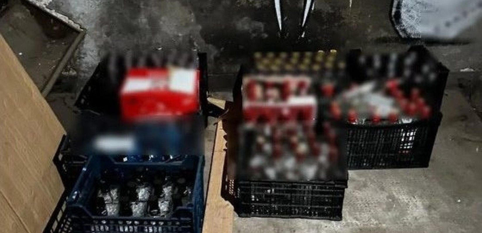 Είχαν γεμίσει «μπόμπες» την Αττική: Εξαρθρώθηκε συμμορία που διακινούσε λαθραία ποτά (βίντεο, φωτ.)