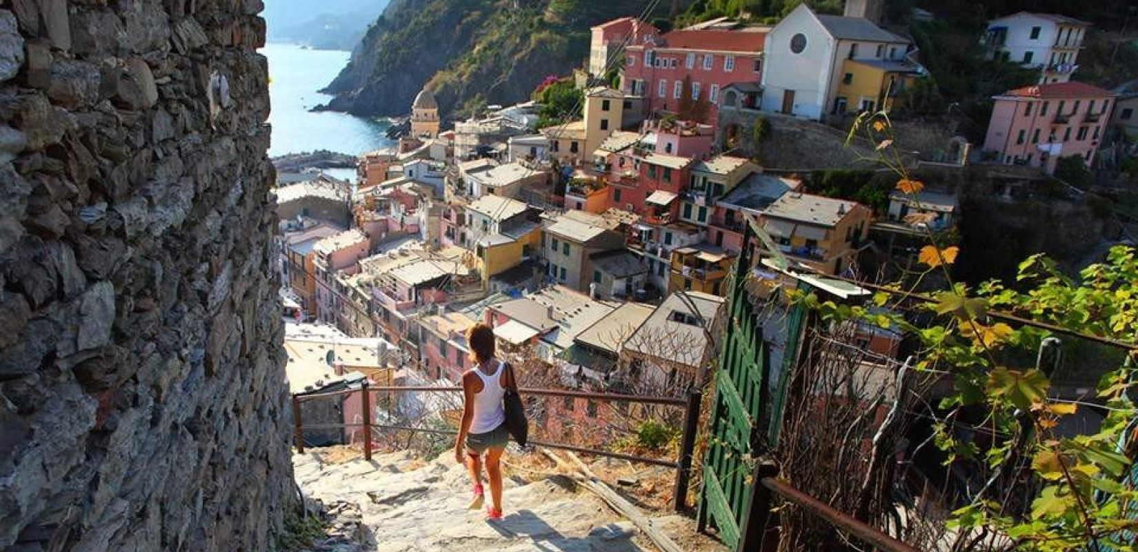 Πρόστιμο σε όσους κάνουν πεζοπορία με σαγιονάρες