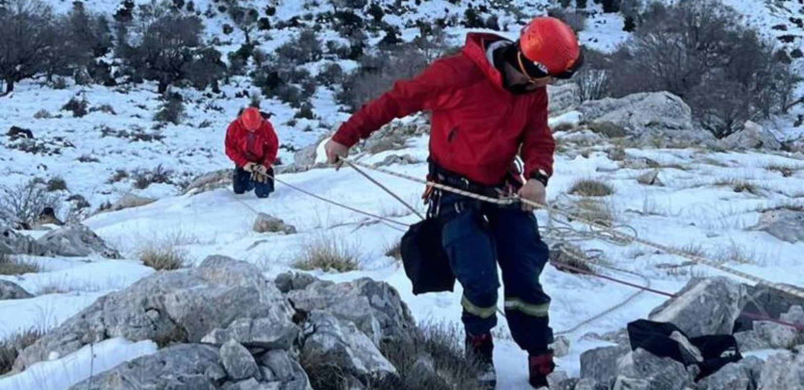 Ζαγόρι: Επιχείρηση απεγκλωβισμού τεσσάρων ατόμων από τα χιόνια