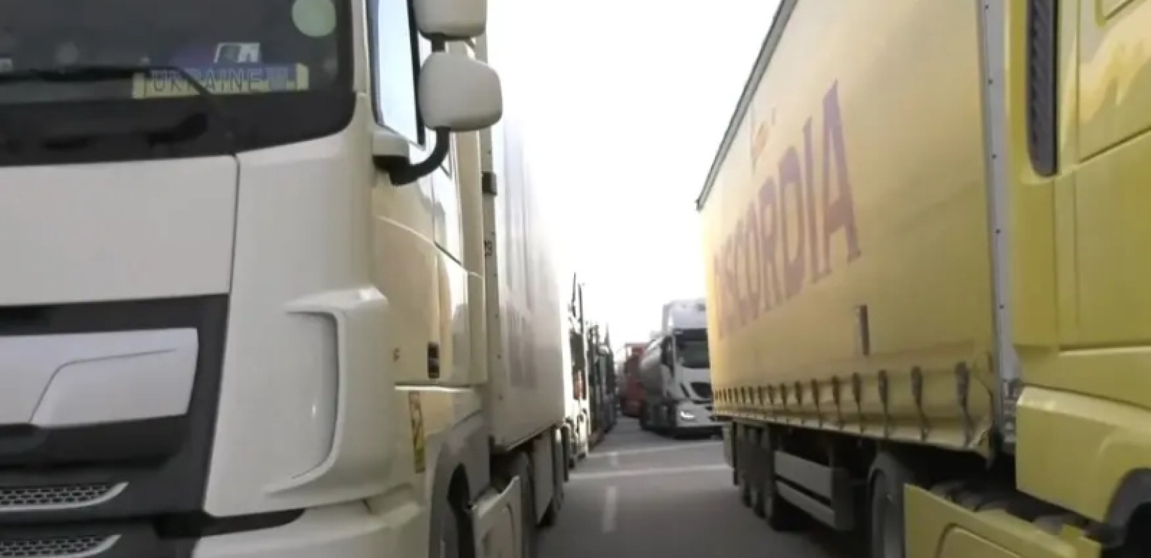 Τέλος στον αποκλεισμό των συνόρων: Ανοίγουν οι διελεύσεις για τα φορτηγά στη Βόρεια Μακεδονία