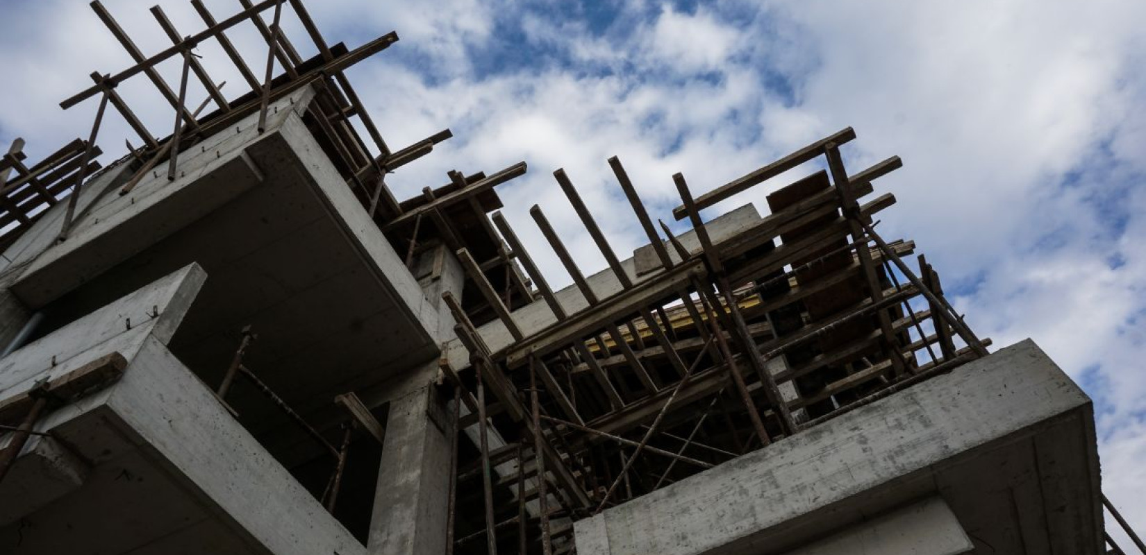 ΕΛΣΤΑΤ: Αυξήθηκε 2,7% το κόστος έργων κατασκευής νέων κτιρίων κατοικιών το α’ τρίμηνο