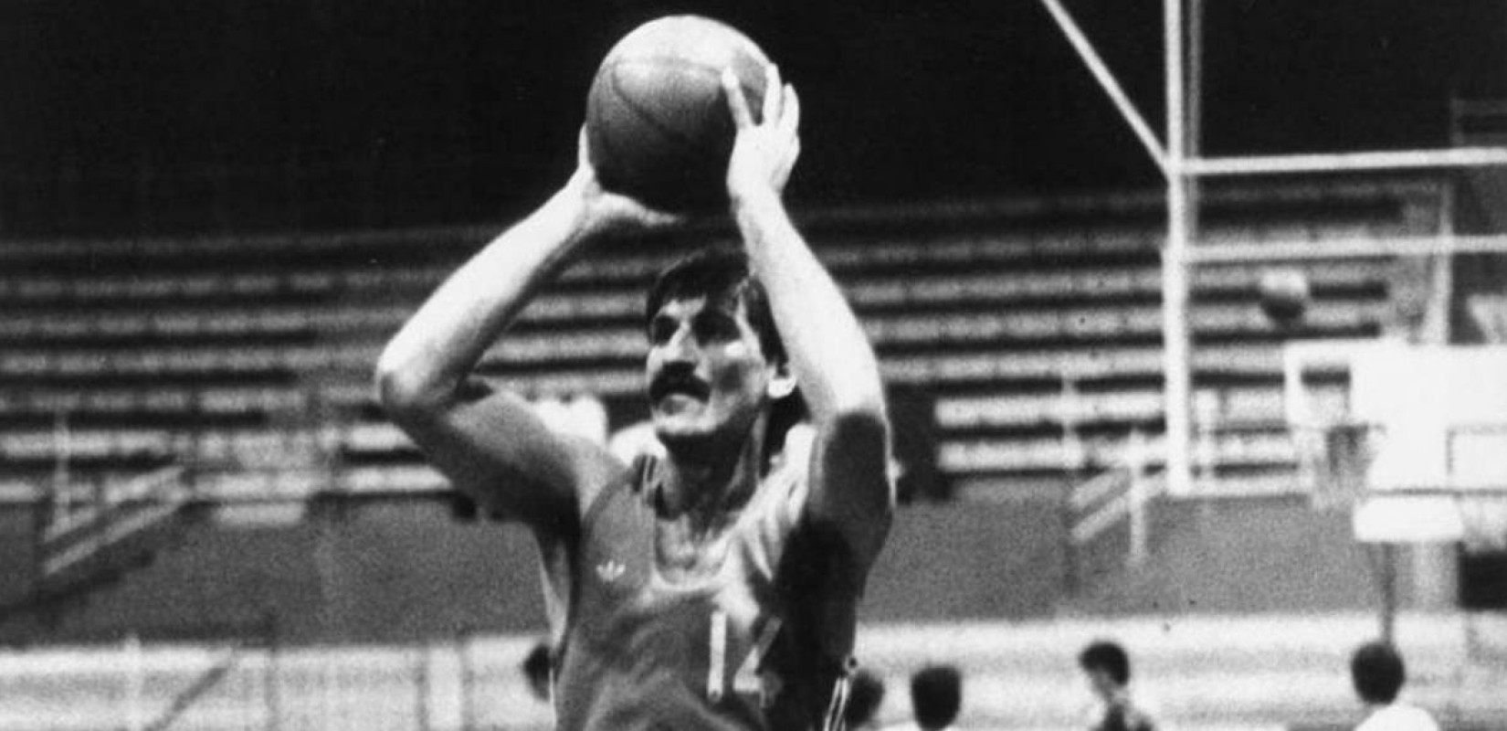 Μπάσκετ: Πέθανε ο θρυλικός Ντράζεν Νταλιπάγκιτς (βίντεο)