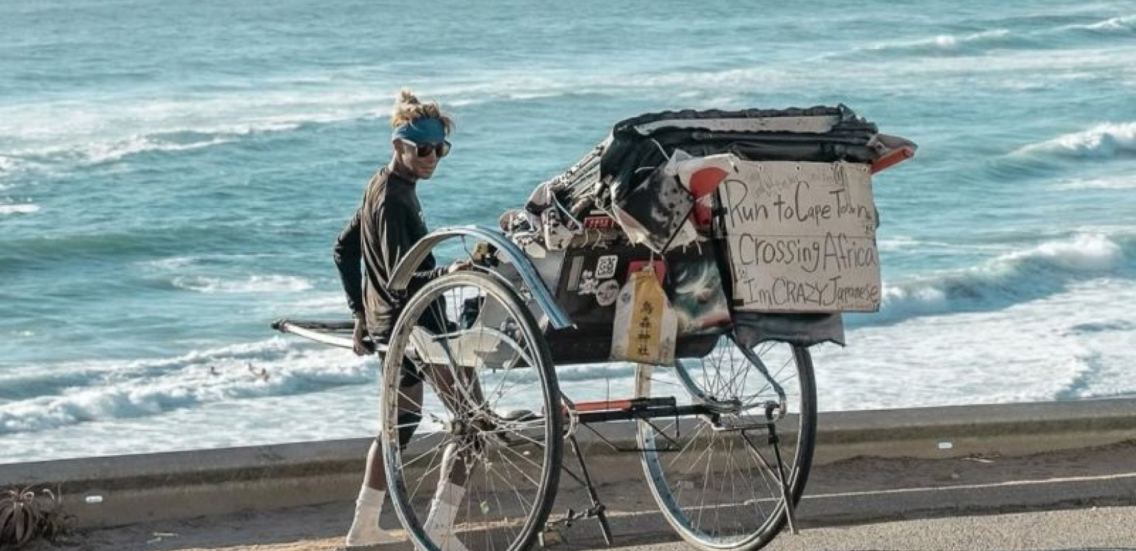 Ιάπωνας έτρεξε 6.000 χλμ. από την Κένυα μέχρι το Κέιπ Τάουν, σέρνοντας δίτροχο αμαξίδιο άνω των 100 κιλών (βίντεο, φωτ.)