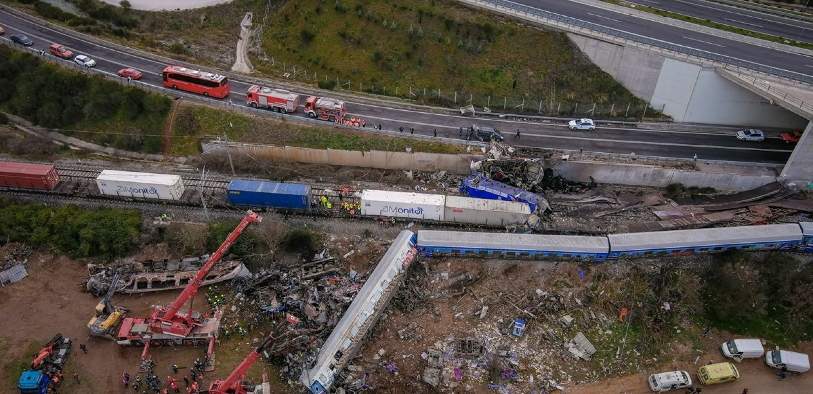 Τέμπη: Σταμάτησαν οι έρευνες στο Κουλούρι, στο μηχανοστάσιο του Ρέντη το κλιμάκιο της Πυροσβεστικής (βίντεο)
