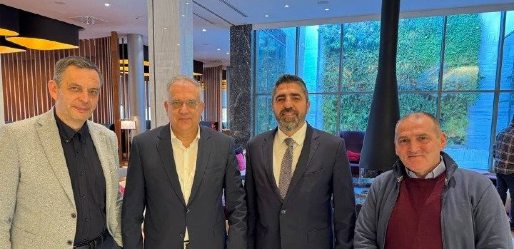 Θεσσαλονίκη: Συνάντηση Θεοδωρικάκου με εκπροσώπους λαϊκών αγορών