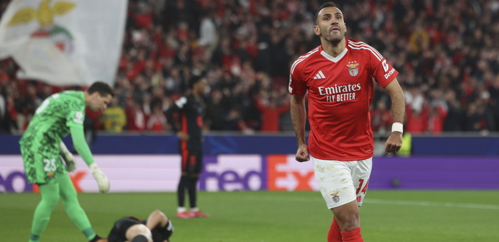 Champions League: Ο τρομερός Παυλίδης πέτυχε ιστορικό χατ-τρικ εναντίον της Μπαρτσελόνα (βίντεο)