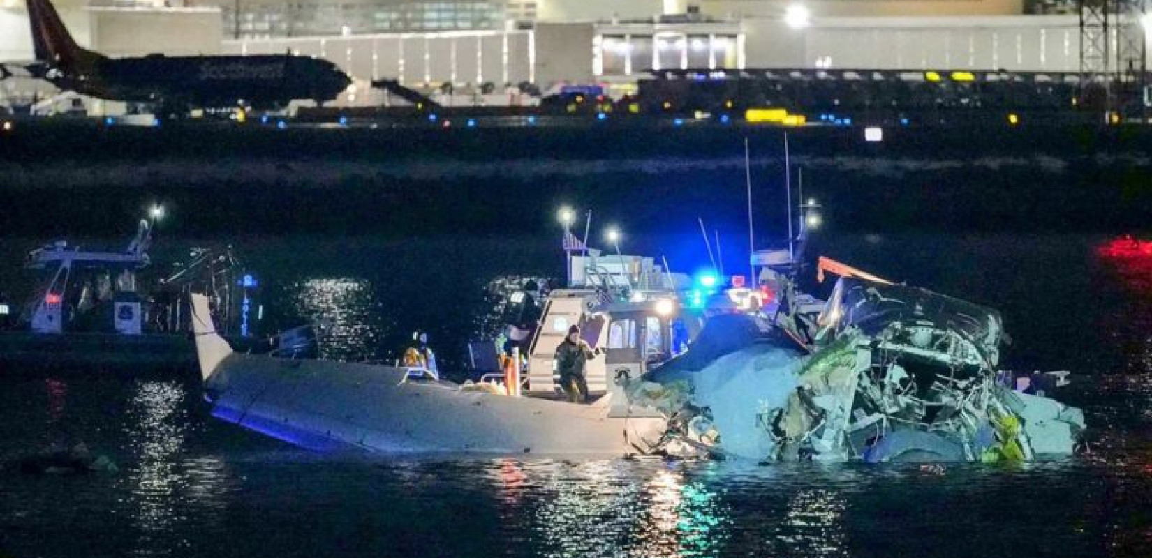 Αεροπορική τραγωδία στις ΗΠΑ: Ανακτήθηκαν τα μαύρα κουτιά του επιβατικού αεροσκάφους - Δεν υπάρχουν επιζώντες, έχουν ανασυρθεί 48 σοροί Αεροπορική τραγωδία στις ΗΠΑ: Ανακτήθηκαν τα μαύρα κουτιά του επιβατικού αεροσκάφους - Δεν υπάρχουν επιζώντες, έχουν ανασυρθεί 48 σοροί