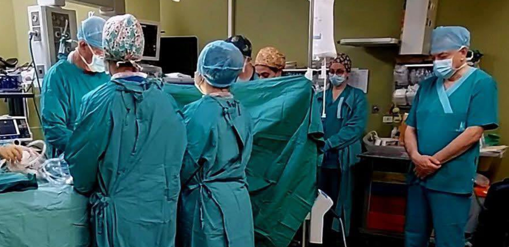 Προσφορά οργάνων του μικρού Άγγελου: Ενός λεπτού σιγή από τους γιατρούς - Συγκλονιστική στιγμή, λέει ο Άδωνις