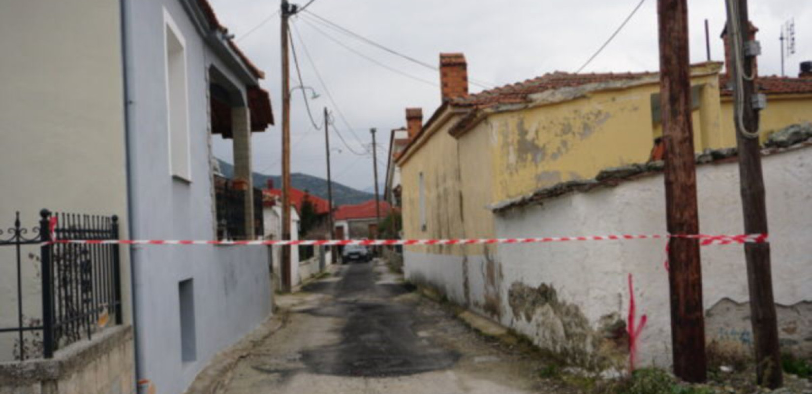 Λάρισα: Έγκλημα στους Γόννους - Άνδρας σκότωσε 2 ανθρώπους και κλειδώθηκε στο ξυλουργείο του (βίντεο)