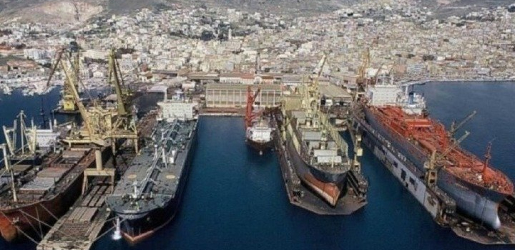 Πλοία - γίγαντες με πράσινη ενέργεια: Η νέα ρότα της ναυτιλίας σε ένα νέο κόσμο Πλοία - γίγαντες με πράσινη ενέργεια: Η νέα ρότα της ναυτιλίας σε ένα νέο κόσμο