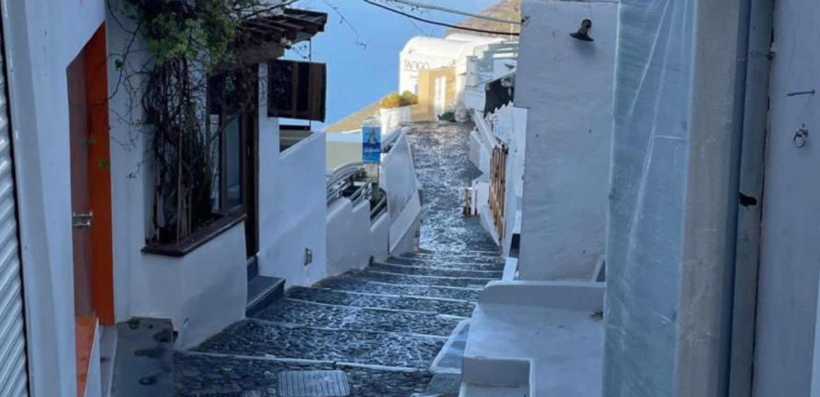 Η Σαντορίνη επιστρέφει σιγά σιγά στην κανονικότητα - Ανοίγουν αύριο τα σχολεία