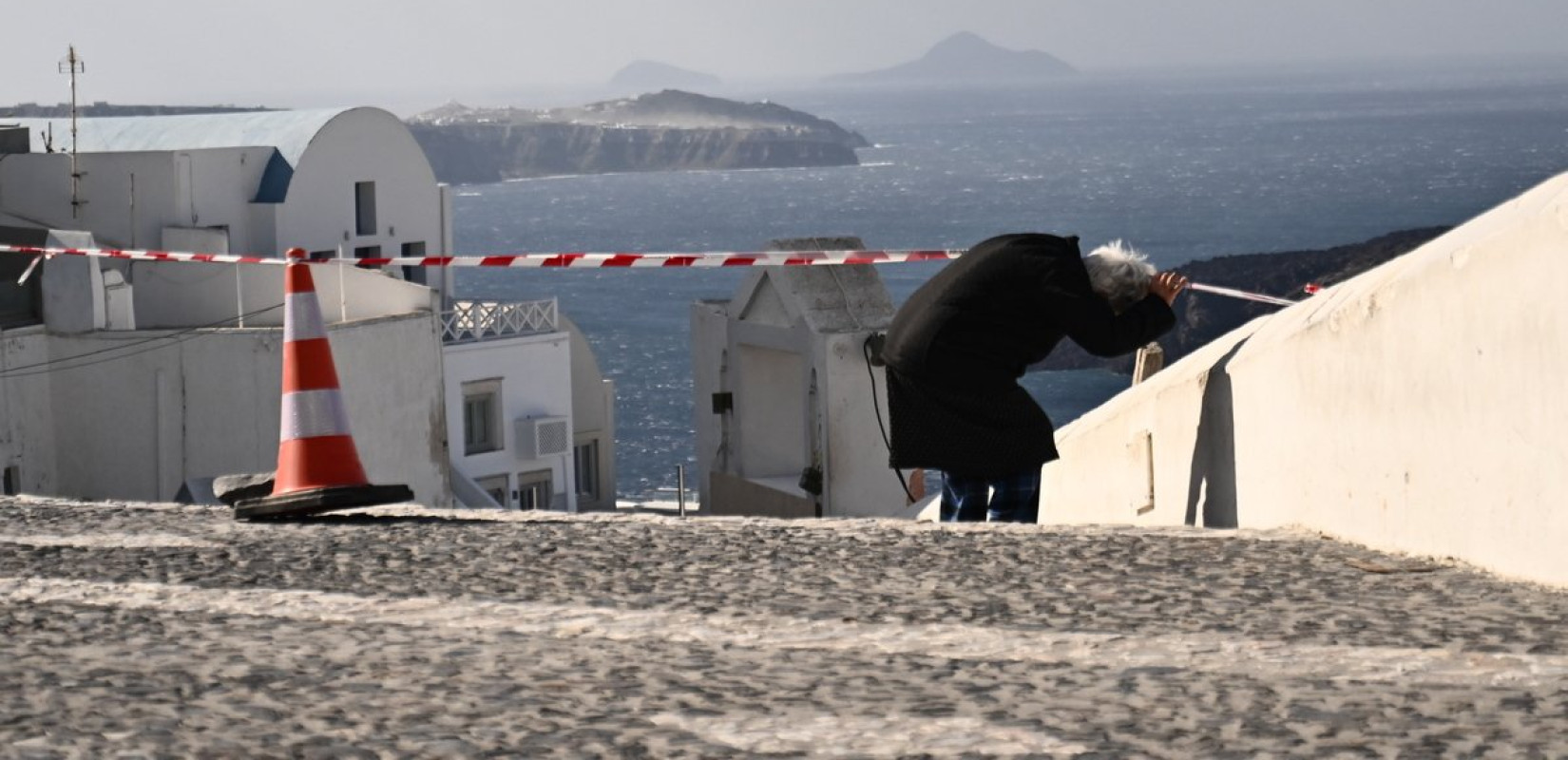 Κοινωνικούς λειτουργούς και ψυχολόγους στέλνει στη Σαντορίνη ο Ελληνικός Ερυθρός Σταυρός