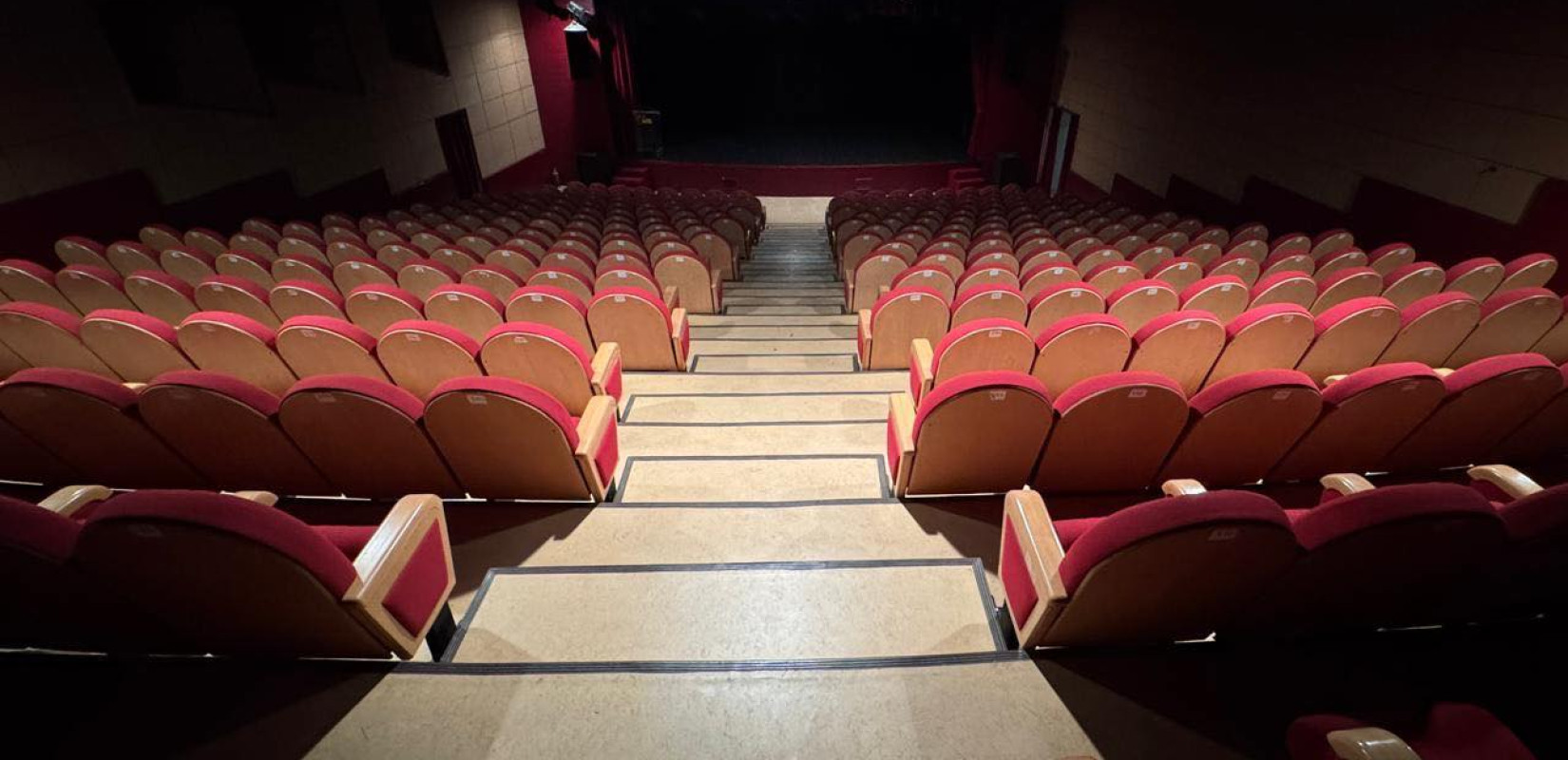 «Κατεβάζουν ρολά» τα θέατρα σήμερα Παρασκευή: Μεγάλη απεργία ηθοποιών και εργαζομένων