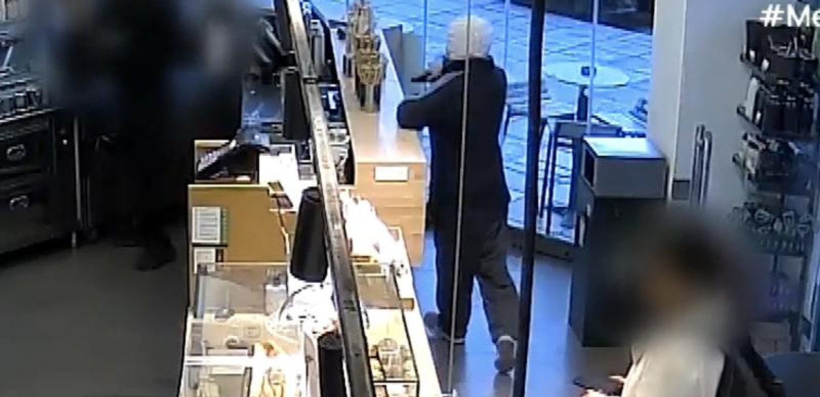 Θεσσαλονίκη: 33χρονος λήστευε καταστήματα ψιλικών και καφέ - Δείτε βίντεο ντοκουμέντο