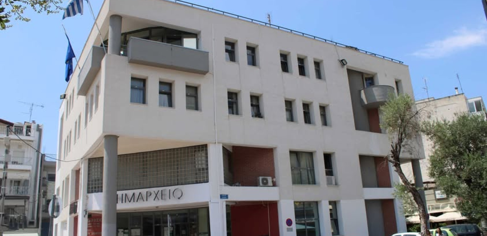 Εύοσμος: Τα βρόντηξε... η αντιπολίτευση από το δημοτικό συμβούλιο - Ομηρικός καυγάς πρώην και νυν δημάρχου