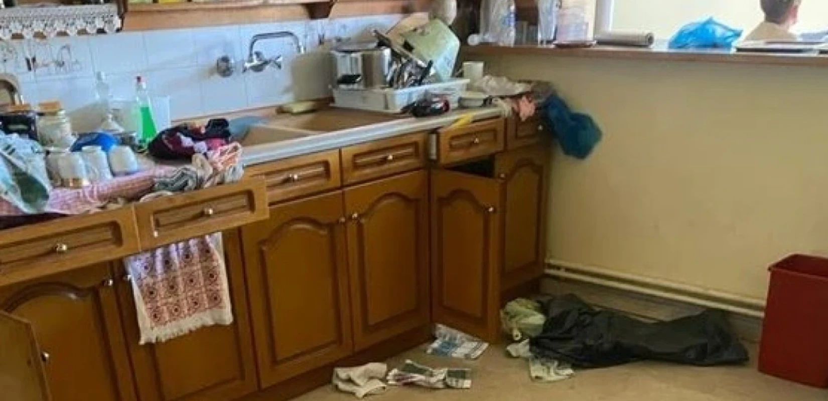 Κουφάλια: Βανδάλισαν κτήριο του ΚΑΠΗ, έκλεψαν δημοτικό αυτοκίνητο και... ήπιαν μπύρες