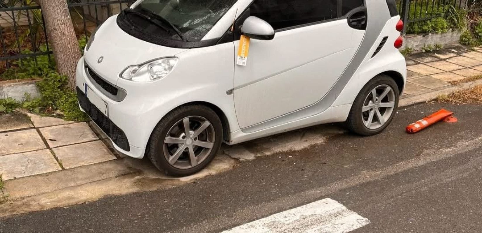 Θεσσαλονίκη: «Επίθεση» σε ασυνείδητους οδηγούς που παρκάρουν σε ράμπες αναπήρων