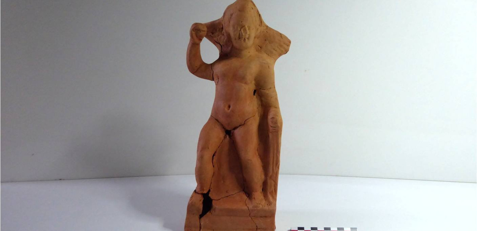 Αρχαιολογικό Συνέδριο - Αποκάλυψη στη Βέροια: Στο φως τάφος παιδιού που θάφτηκε μαζί με τα παιχνίδια του