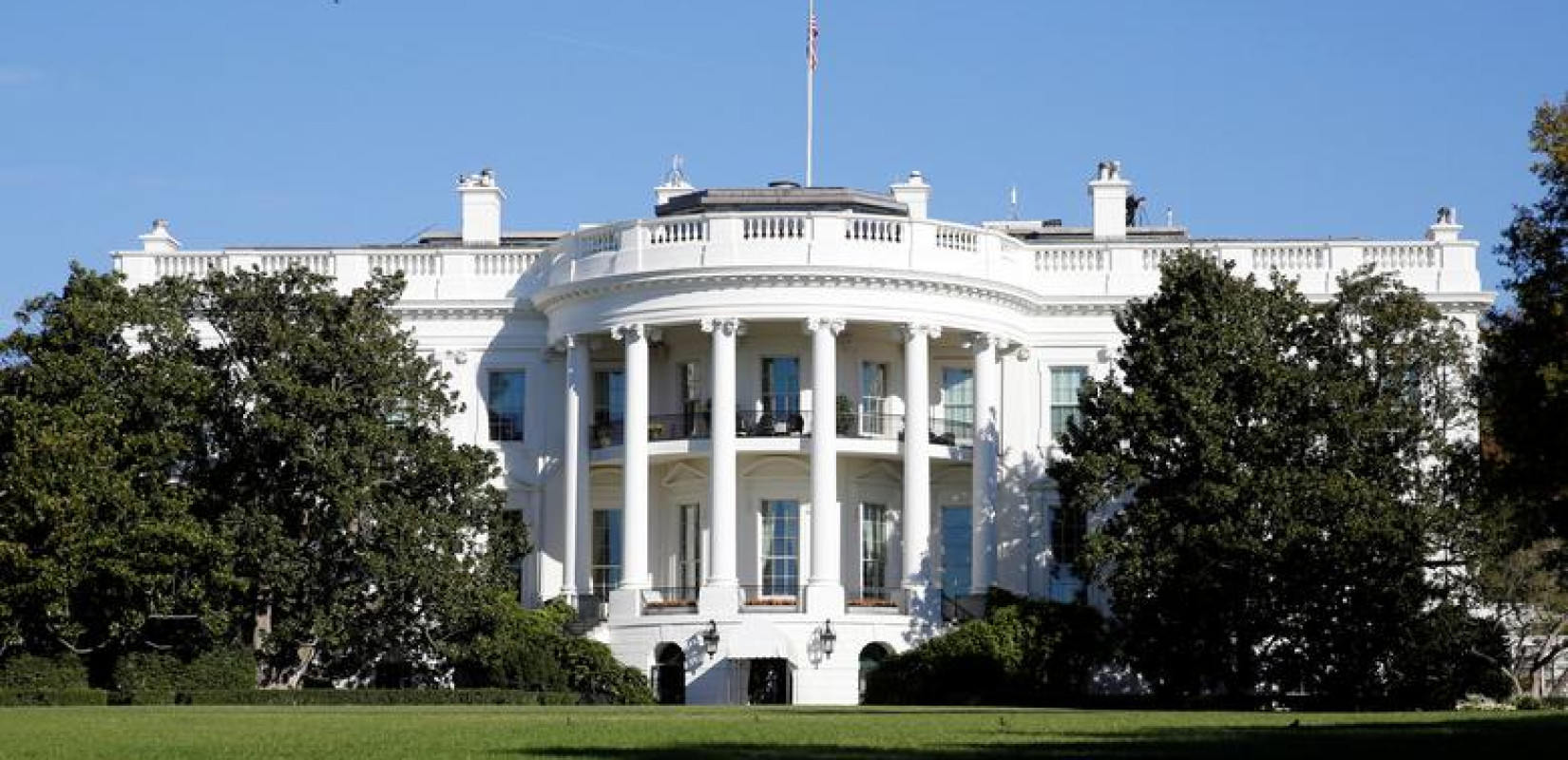 Συναγερμός από πυροβολισμούς έξω από τον Λευκό Οίκο Συναγερμός από πυροβολισμούς έξω από τον Λευκό Οίκο