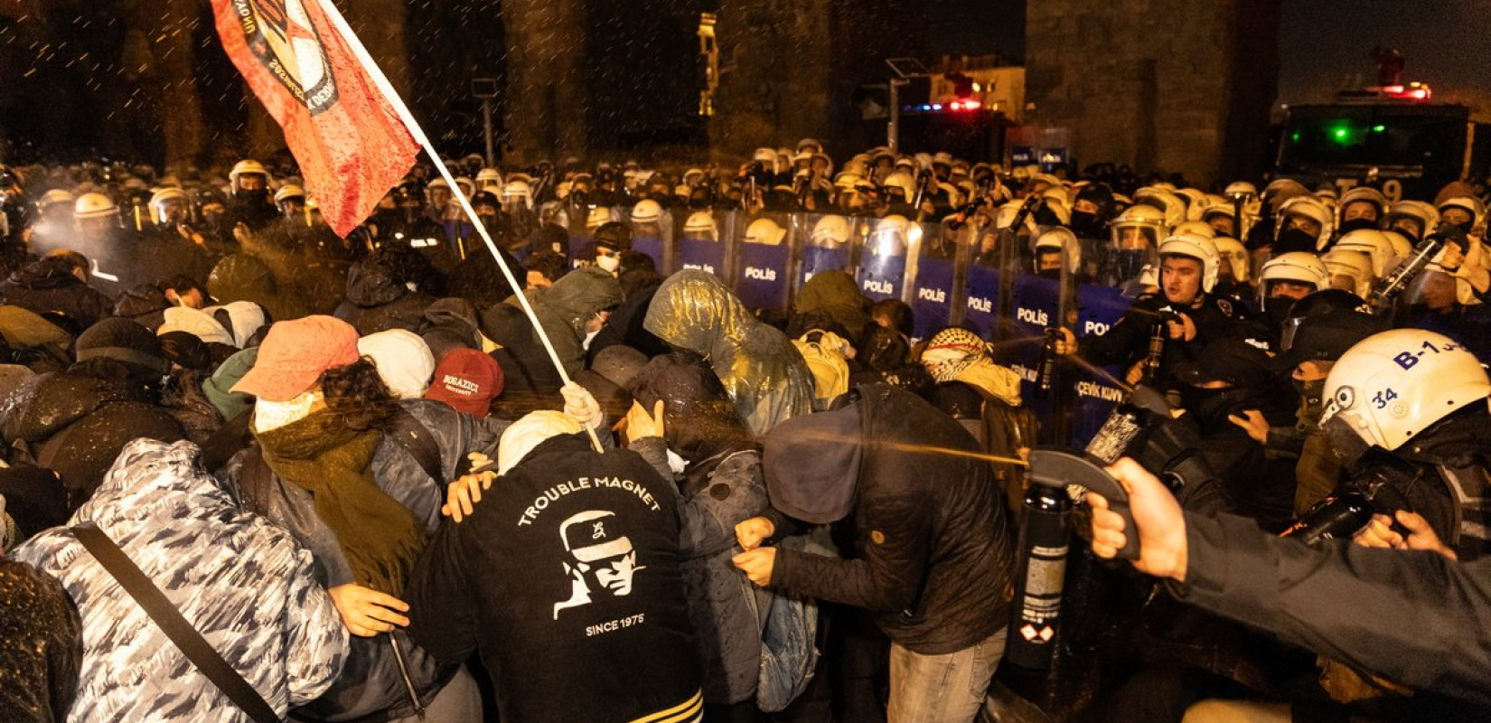 Τουρκία: Δικαστής διέταξε την προφυλάκιση ενός φωτορεπόρτερ του AFP