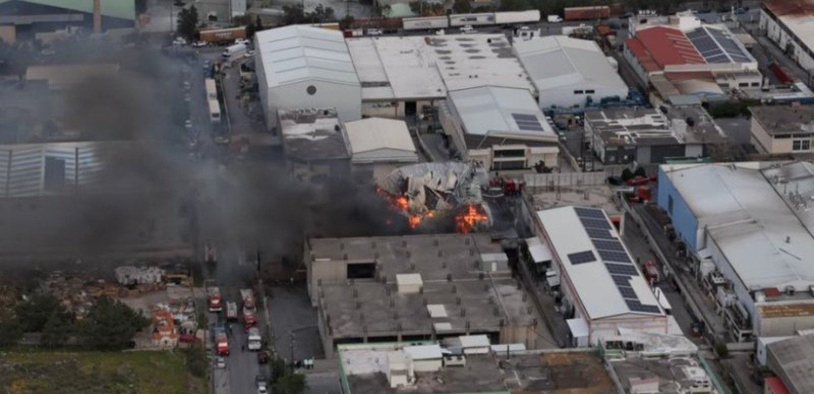 Ηράκλειο: Χωρίς εστία φωτιάς το εργοστάσιο ξυλείας στη ΒΙΠΕ (βίντεο)