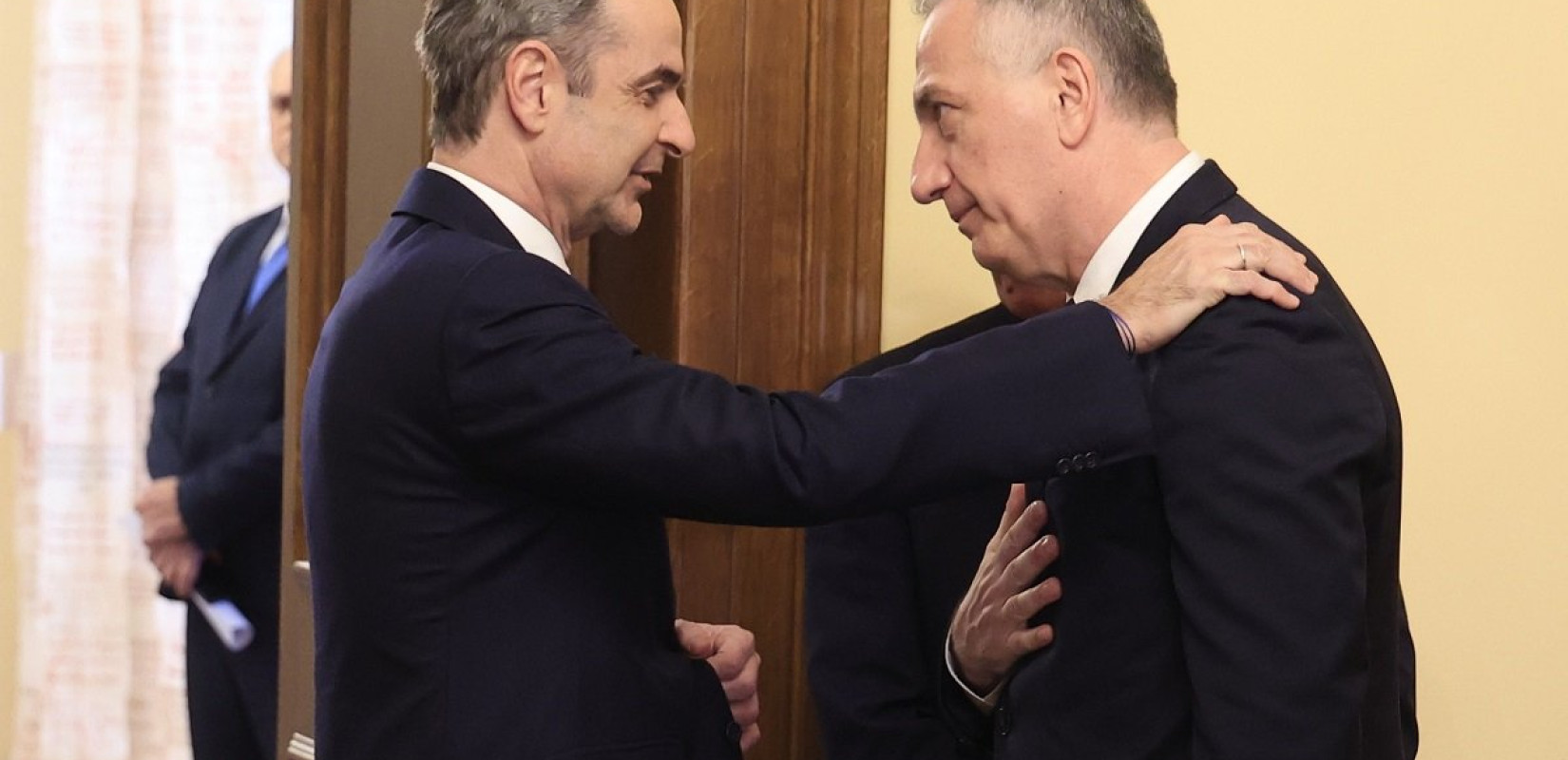 Τεκτονικές αναταράξεις στην ΝΔ Θεσσαλονίκης: Ο ανασχηματισμός, οι 7 υφυπουργοί και η μάχη του σταυρού Τεκτονικές αναταράξεις στην ΝΔ Θεσσαλονίκης: Ο ανασχηματισμός, οι 7 υφυπουργοί και η μάχη του σταυρού