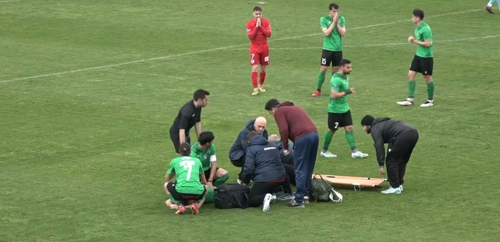 Super league 2: «Πάγωσαν» στην Ευκαρπία, σοκαριστικός ο τραυματισμός ποδοσφαιριστή του Μακεδονικού (βίντεο)