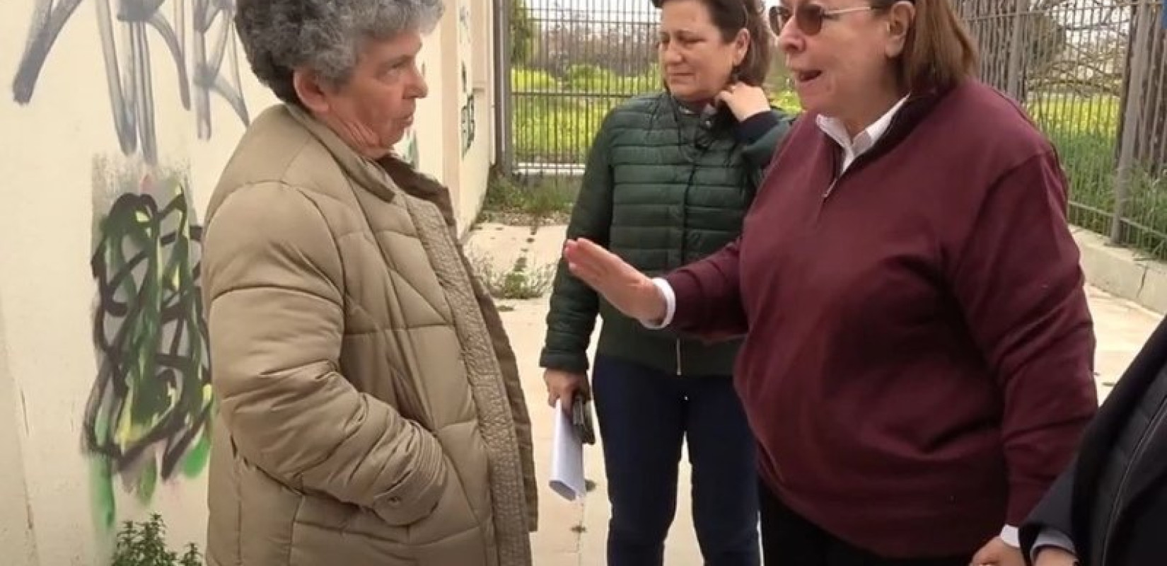Έξαλλη η Μενδώνη με την προϊσταμένη Αρχαιοτήτων Αργολίδας: «Γιατί δεν τα έχετε επισκευάσει; Παίρνετε εκατομμύρια» (βίντεο)