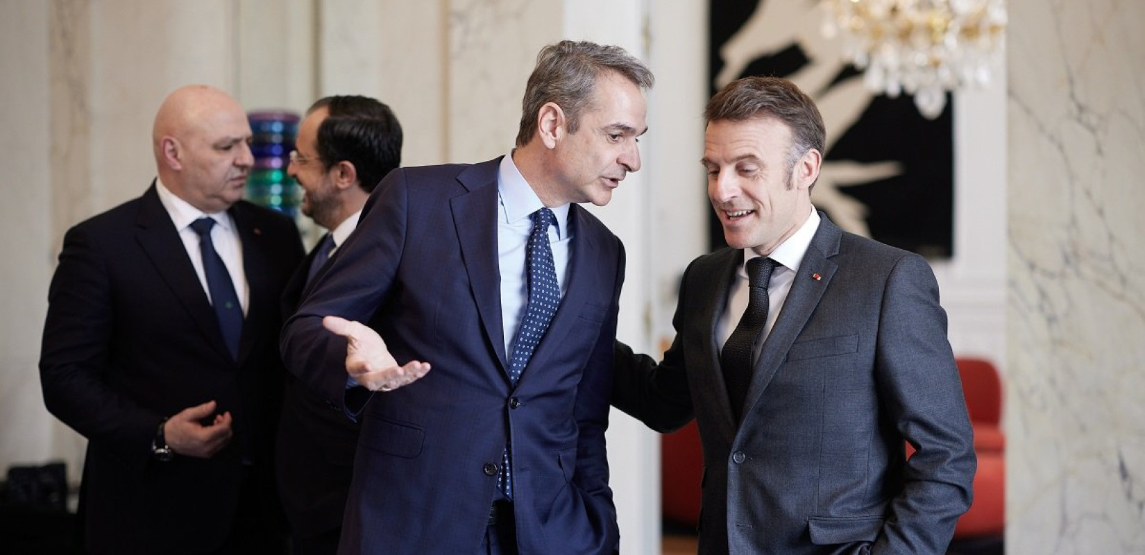 Τηλεφωνική επικοινωνία Μητσοτάκη-Μακρόν - Συνεργασία Ελλάδας, Γαλλίας και Ιταλίας για το Μεσανατολικό
