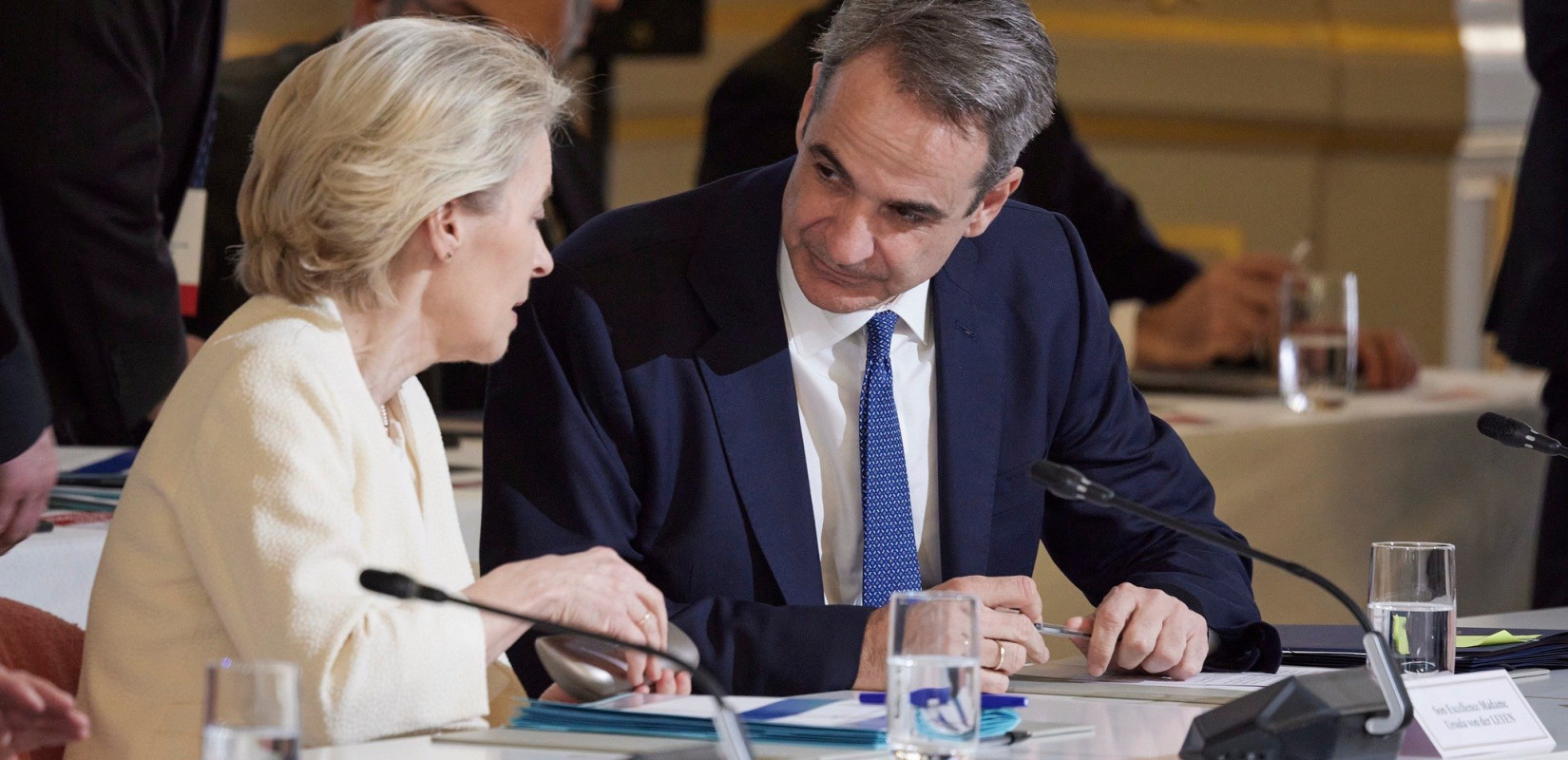 Μητσοτάκης σε φον ντερ Λάιεν: Να δημιουργηθεί ευρωπαϊκό πλαίσιο για τον ψηφιακό εθισμό των νέων