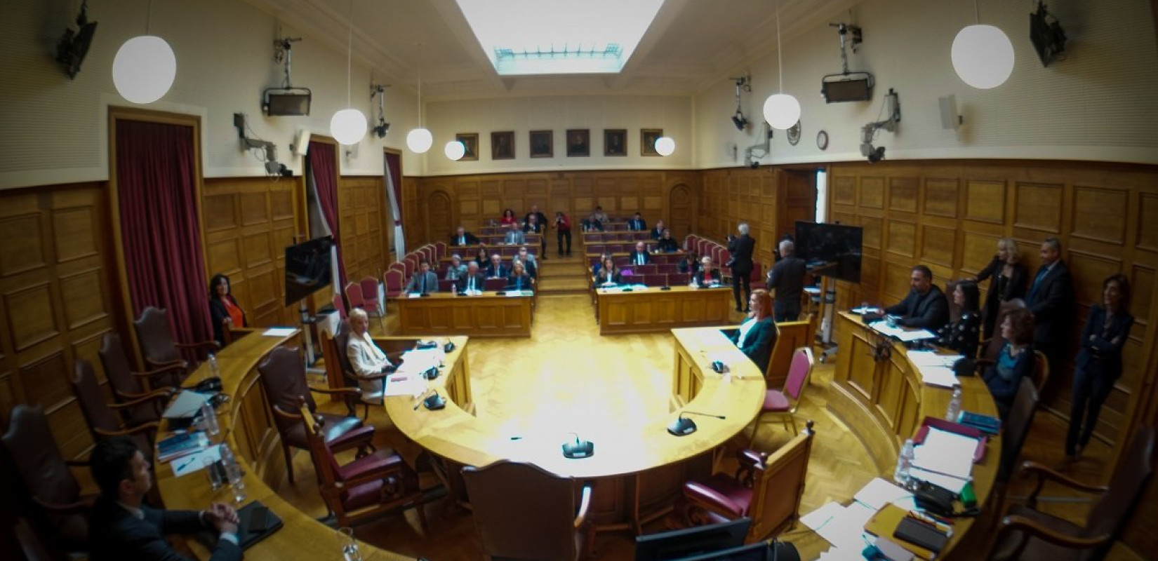 LIVE - Προανακριτική Επιτροπή για Τριαντόπουλο: Σε εξέλιξη η συνεδρίαση - Εξώδικο απέστειλαν συγγενείς θυμάτων
