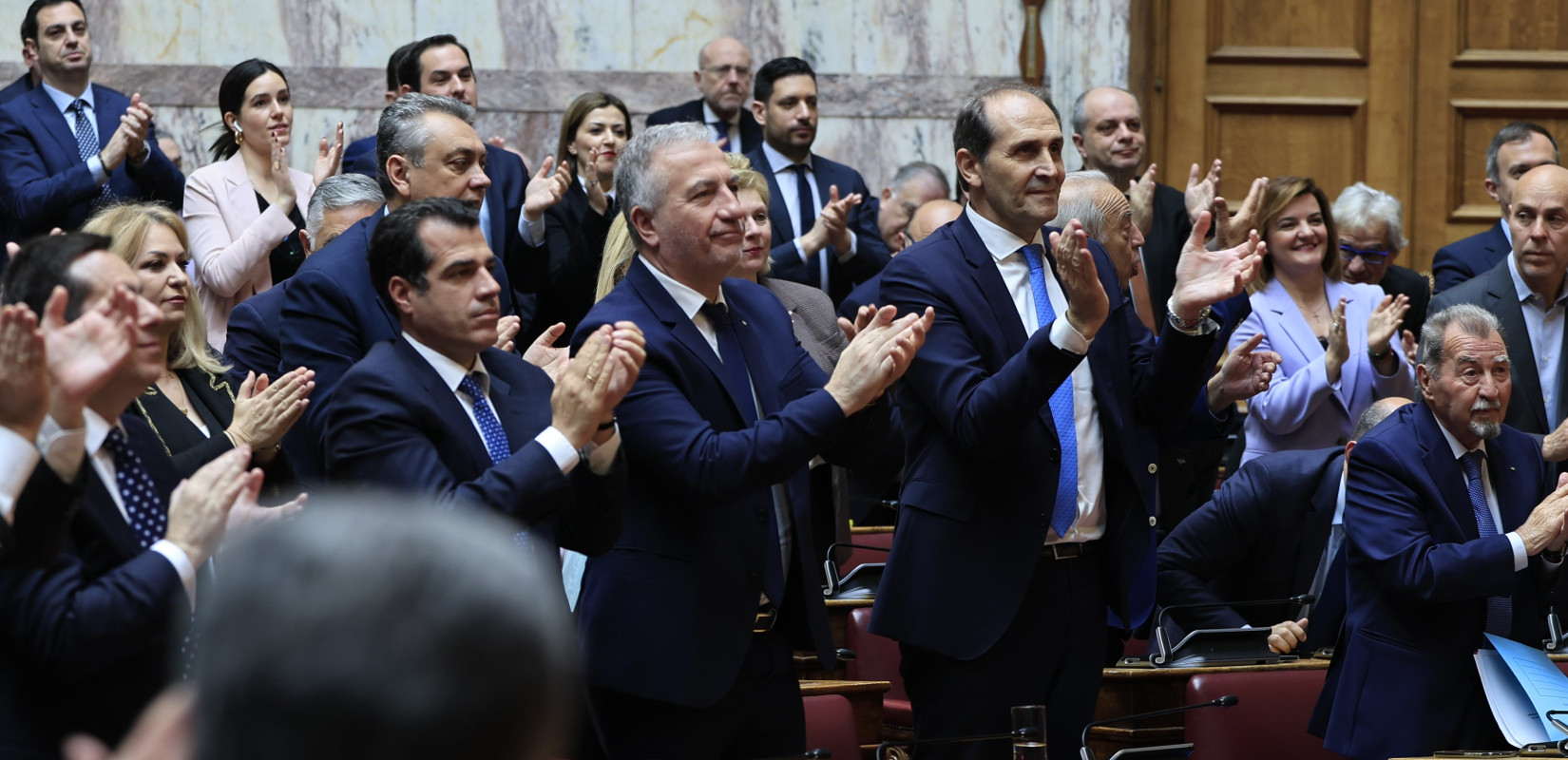 Αυστηρή κριτική από βουλευτές στην ΚΟ της ΝΔ - Το «σύστημα εμίρηδων» και οι «κακομοίρηδες που τραβάνε κουπί»