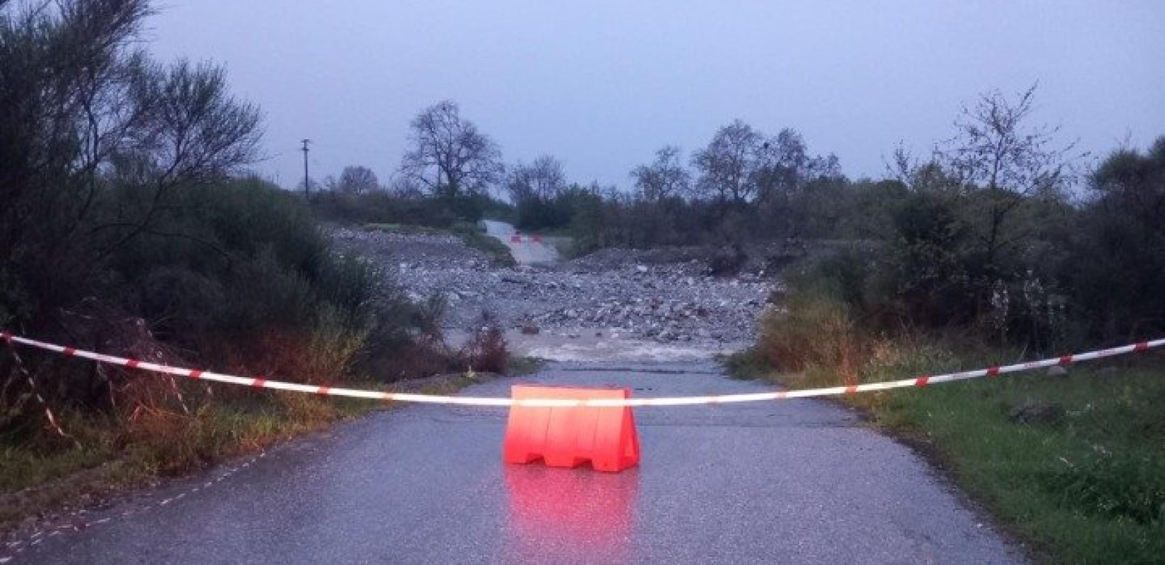 Δήμος Δίου - Ολύμπου: Κλειστές ιρλανδικές διαβάσεις και περάσματα ρεμάτων εξαιτίας ισχυρής βροχόπτωσης