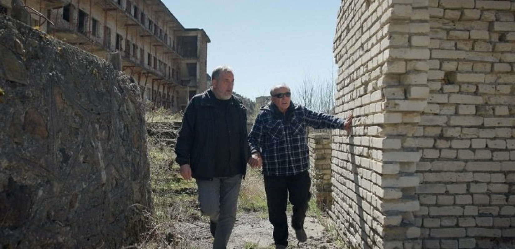 «H ζωή των Άλλων» στην Αλβανία - Ένα  ιστορικό ντοκιμαντέρ για τα 35 χρόνια από την αρχή του τέλους του κομμουνιστικού καθεστώτος (βίντεο)