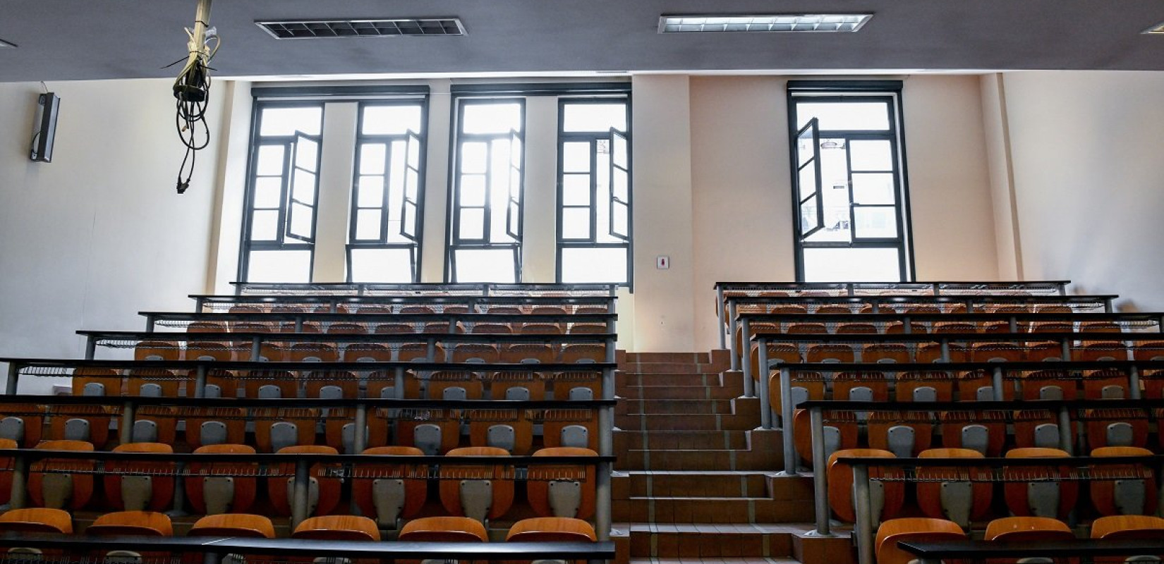 Κόντρα κυβέρνησης - ΠΑΣΟΚ για τις άδειες των ιδιωτικών Πανεπιστημίων
